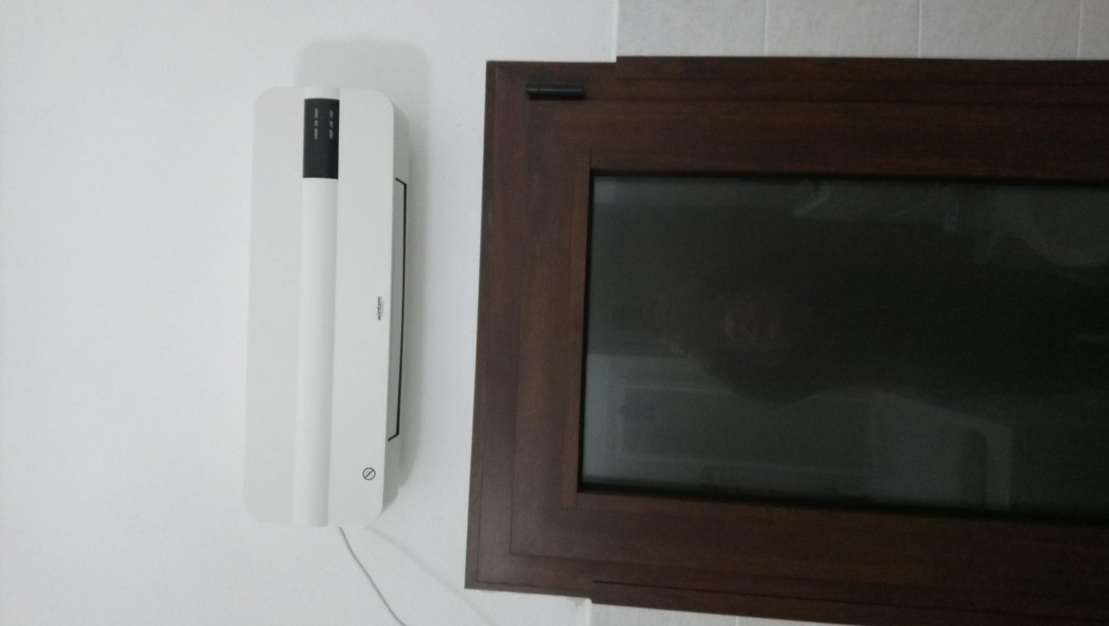 Instalarea Elenei Vancea - Vedere laterală în bucătărie