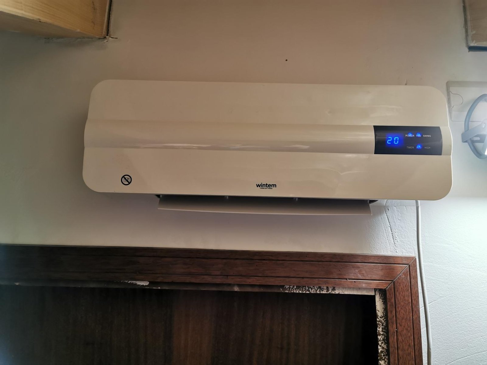Instalarea Anei Stoica - Wintern brand cu display 20°C